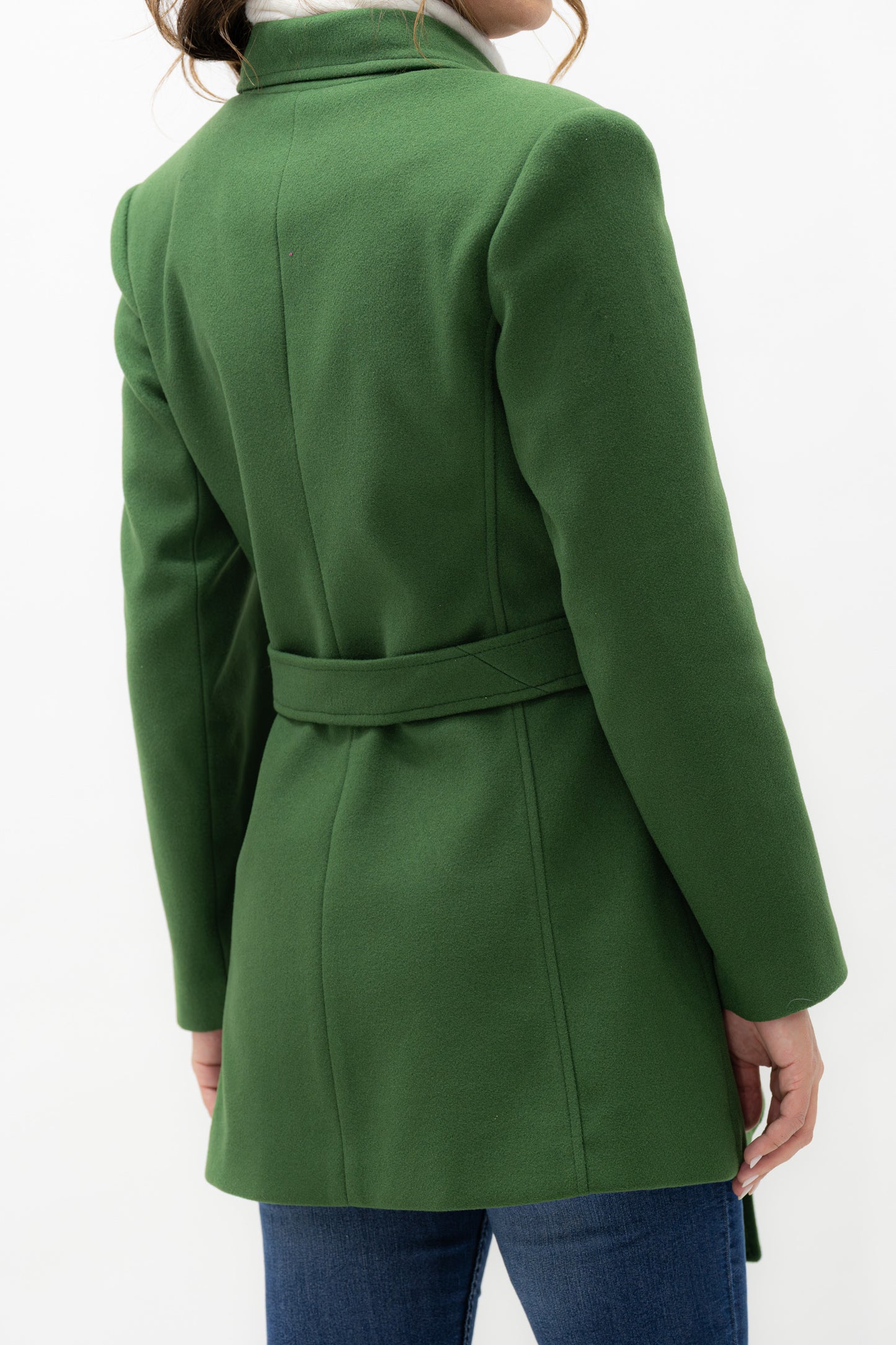 ABRIGO 3/4 CON CINTA EN MEDIO