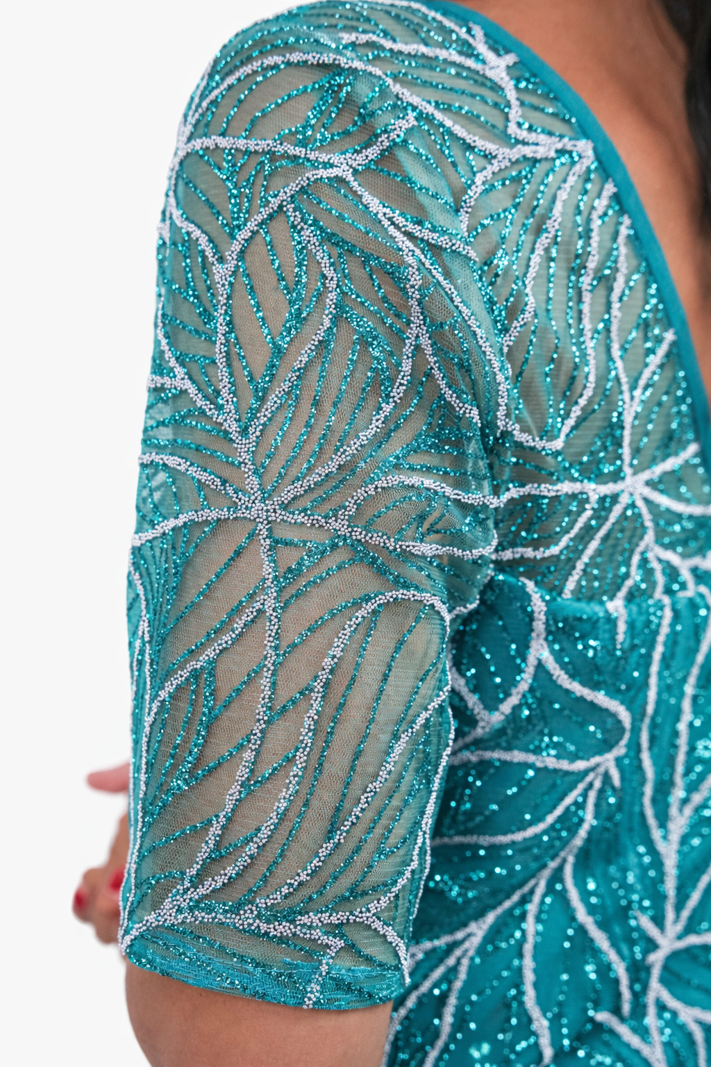 VESTIDO CON PATRON FLORAL EN CAVIAR